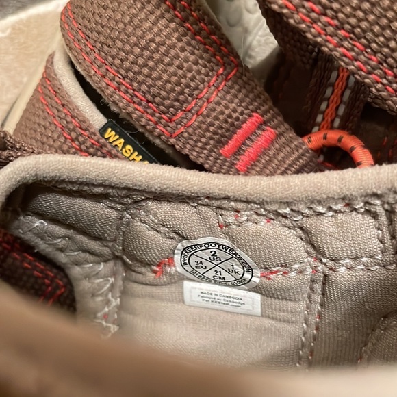 NWOB Boys Keen Sandals - Picture 3 of 3